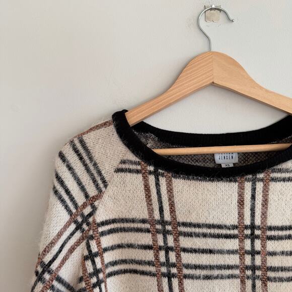 Peyton Jensen Evereve Plaid Metallic Sweater Black Cream XS - Picture 3 of 6